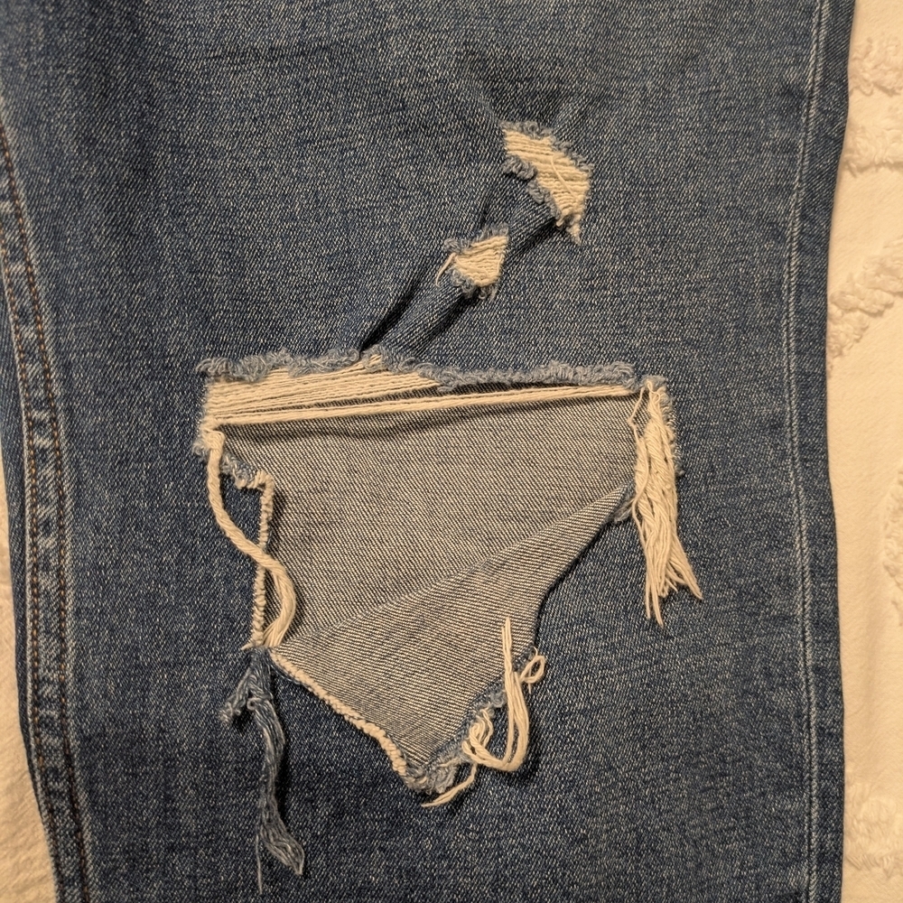 Abercrombie & Fitch Mom High Rise Distressed Blue Jeans - Picture 5 of 6